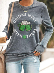 Women's St. Patrick's Day Drinks Well With Others Green Beer Print Casual Sweatshirt