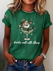 Women's St. Patrick's Day Drinks Well With Others Print Round Neck T-shirt